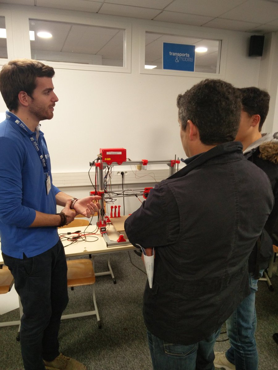 RoboTouch_ECE's tweet image. Une fois n'est pas coutume, nous sommes à la #JPO de @IngenieursECE venez nous voir en Salle P445