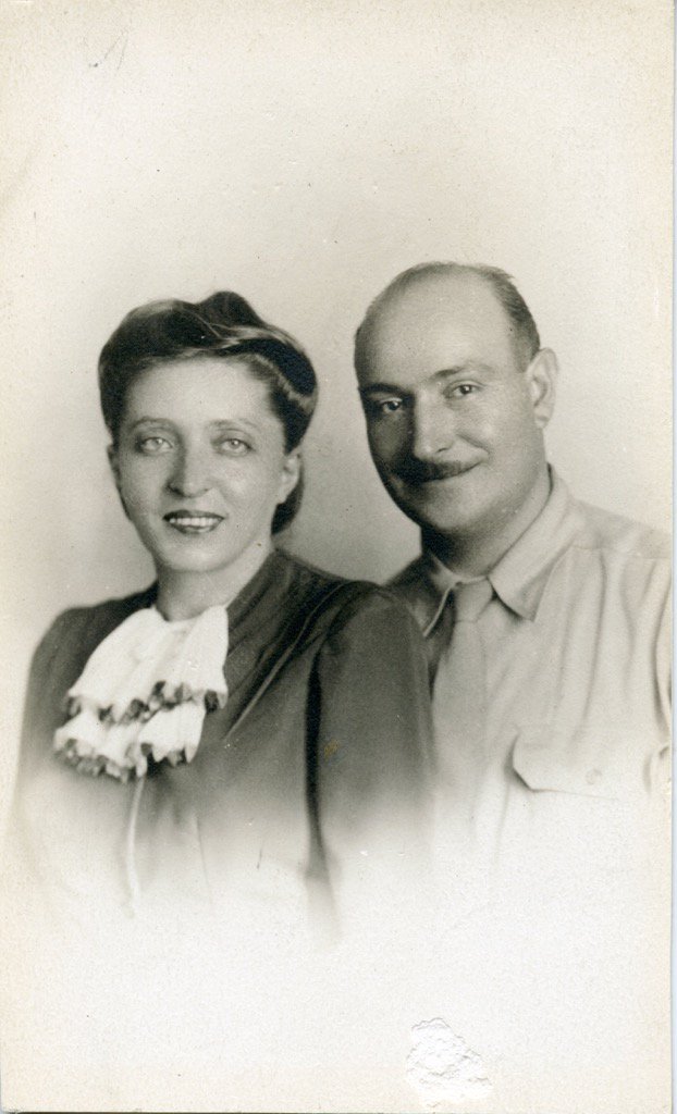 spoggioli1's tweet image. My parents, arrived in US in 1938, refugees from Fascism