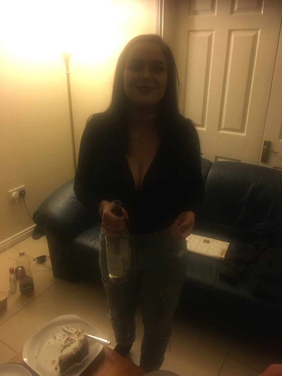 EmahMc's tweet photo. When you realise you've been caught rapid bein a bitch #datwinedoe https://t.co/mhsgc0XPC6