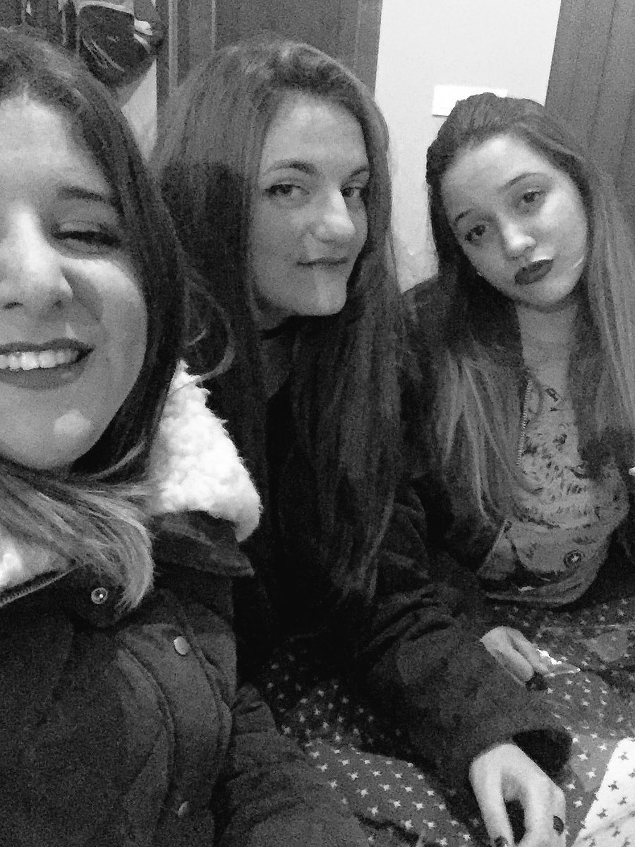 rocio_bornoss's tweet photo. mis nenas❤️❤️❤️!! https://t.co/mEuy5EuNGM