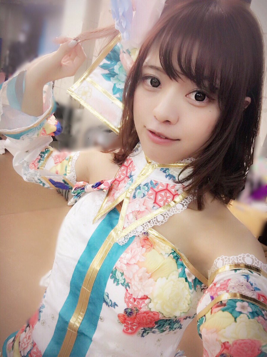 櫻衣はる トーニ 今日はダンス練でした チャイナ衣装を着てみた記念に撮った3人娘達 元ネタは伏せといて下さいw 練習楽しくて本番がすっごく楽しみ 1 31 2 1は国際展示場で待ってるよー 福井リエ 桜井ゆるの 櫻衣はる T