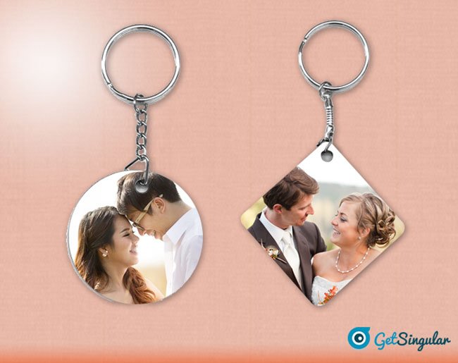 ¿Acabáis de mudaros? Llavero personalizado para parejas. #Getsingular #Felizfinde #Couples #Love #cute #Amor #Llavero #Boda #Recuerdo