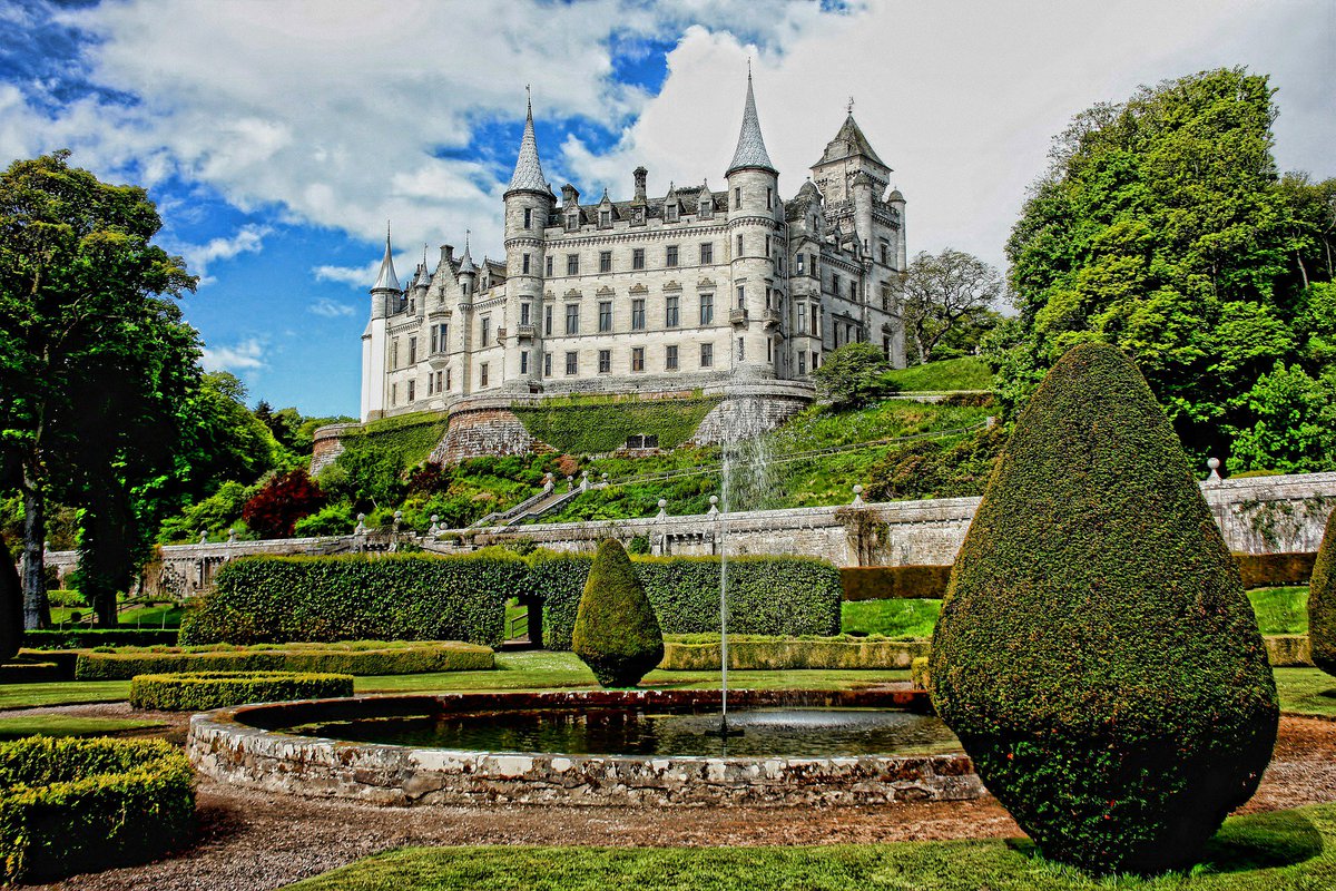 BackpackUK's tweet image. Dunrobin Castle - Sutherland,  Scottish Highlands. #ScotSpirit #VisitScotland #UK #backpacking #travelling #Scotland #nomad #wanderlust