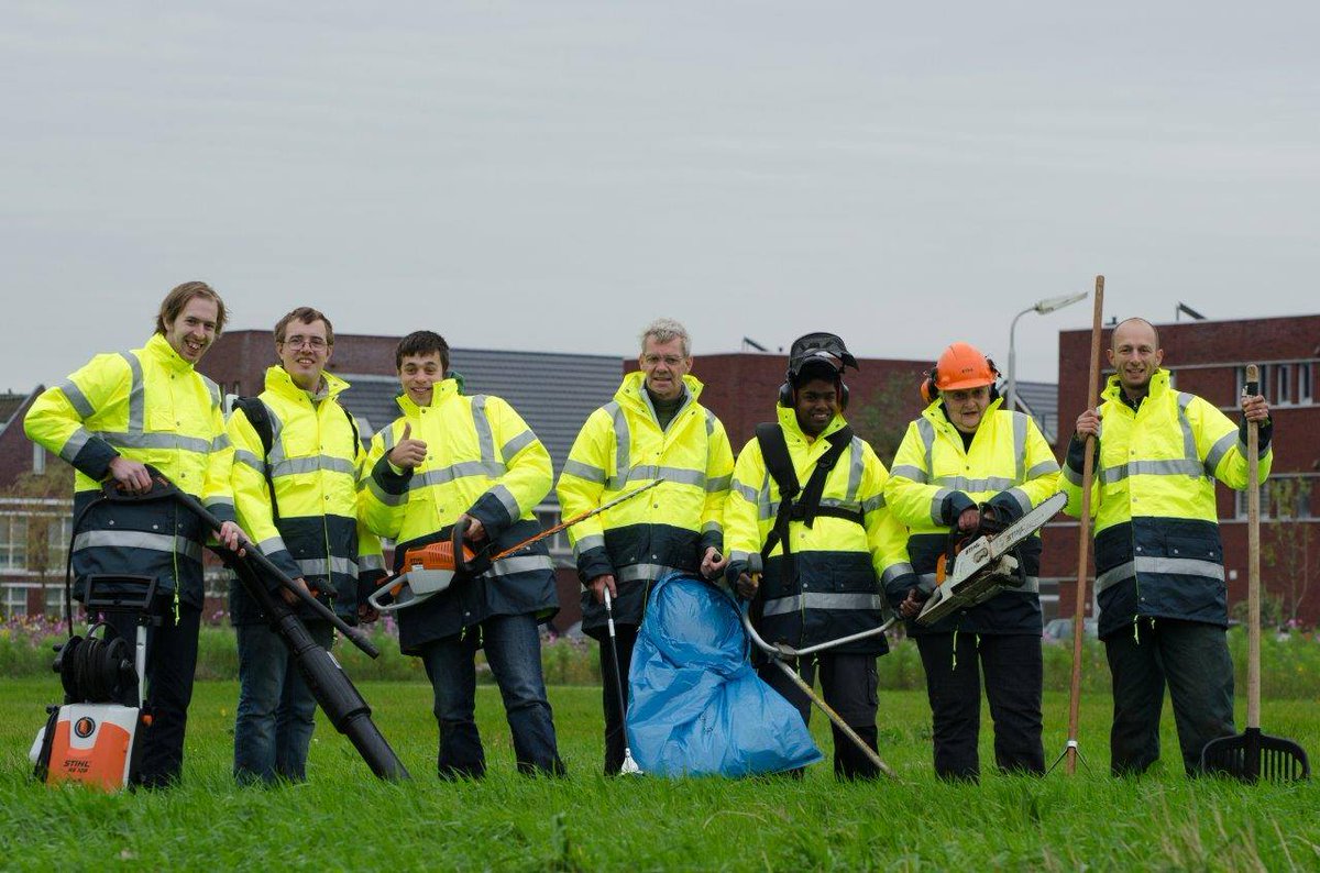 Betekenisvol groene #vacature bij <a href="/LWBLandinzicht/">Land in Zicht</a> leerwerkbedrijf: Vakbekwame hovenier. Bekijk de match op facebook.com/landinzicht.net