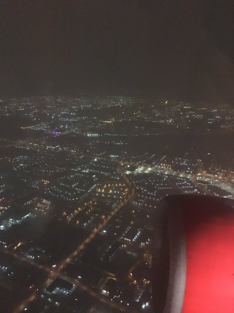 carla_bowring's tweet photo. On the go again! #toronto #familytrip https://t.co/MQnai2wxoc
