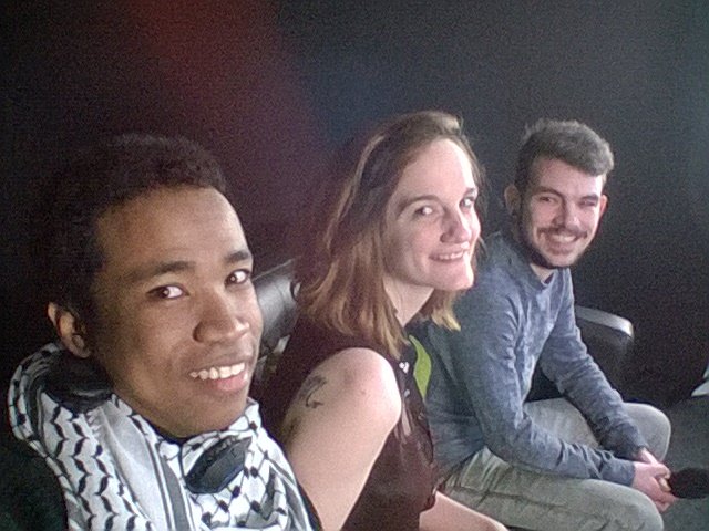 Midl_Jiv's tweet photo. Ui on est aux canapés pour l'instant ! Le live aura 30 min de delaie ! + le retard #ankama #cnormal https://t.co/bRfeUy0CfU