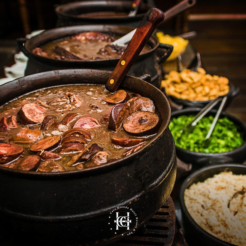 Sábado é dia de Feijoada e chorinho no Casa Grande Hotel. Venha saborear o deli... instagram.com/p/BPz0yw2jaDB