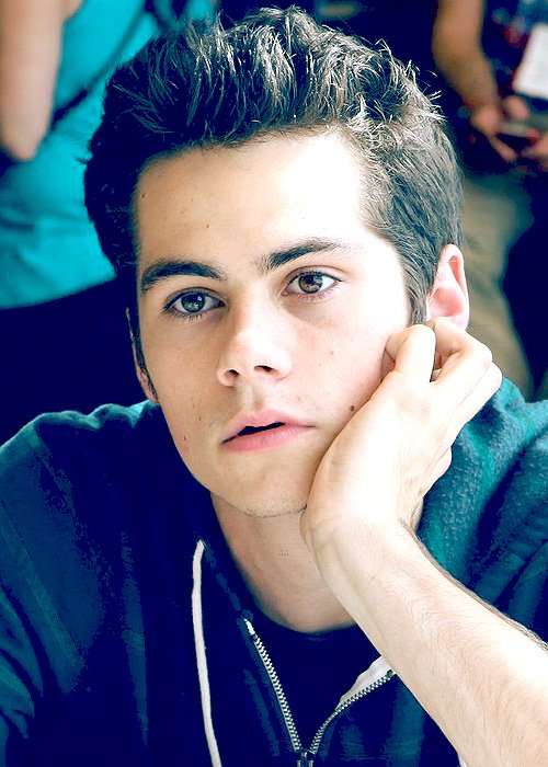 _19AnsPlusTard's tweet photo. Regy MacMillan
17 ans
Bi
7e année 
Serpentard 
Joueur/Lunatique 
Dylan O'Brien 
@regymacmillan https://t.co/KDBKDhHXbh