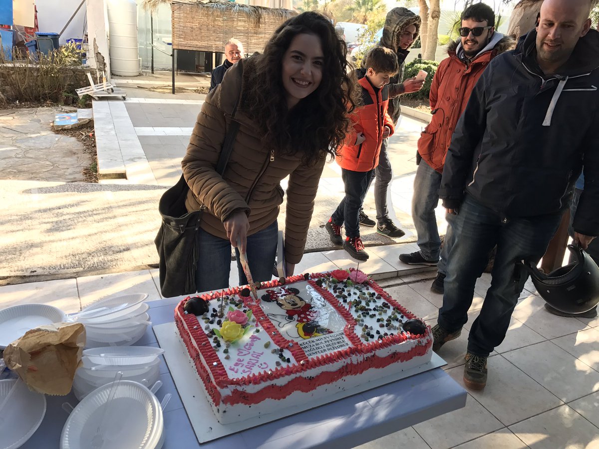 bodrummasali's tweet photo. Bodrum Masalı'nın biricik Aslı'sı, ASAT'çıların gözbebeği "Ezgi Şenler"in doğum gününü kutlar, nice başarılı ve mutlu seneler dileriz. 🙃🎂 https://t.co/ArHUoVoUEp