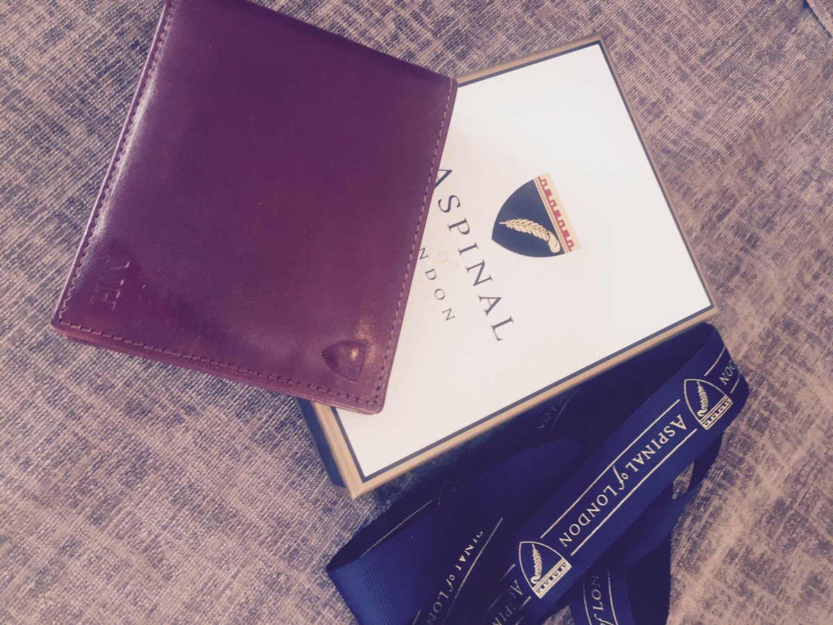 Love my new wallet <a href="/AspinalofLondon/">Aspinaloflondon</a> #MH #present😍