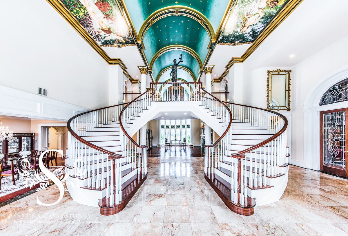 Sabrycasas's tweet photo. Beautiful #mansion in #TheWoodlands #architecture #photography #canon #CanonFanPhoto #Houston #realestate https://t.co/QhgNlFCjth