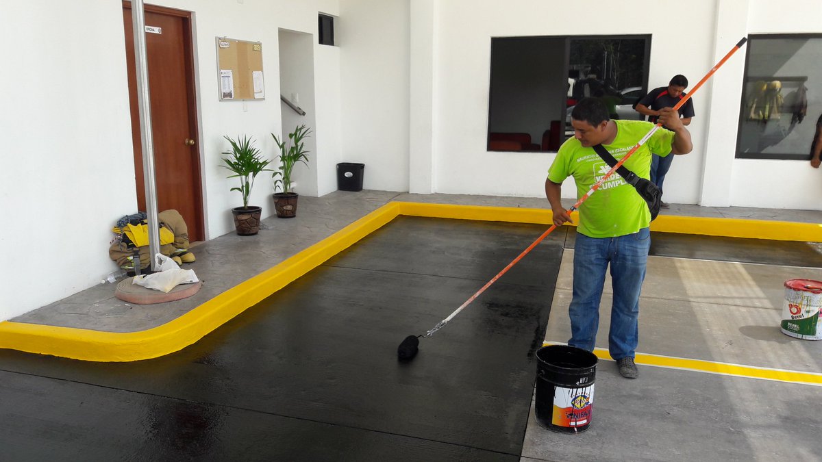 Bomberos_Tulum's tweet photo. Continuamos mejorando la imagen de @Bomberos_Tulum agradecemos el apoyo de la Pdta @Romi_DzCa @cd_tulum_mx @TinoErrasquin #AvanzandoJuntos https://t.co/x3teGeoBoU