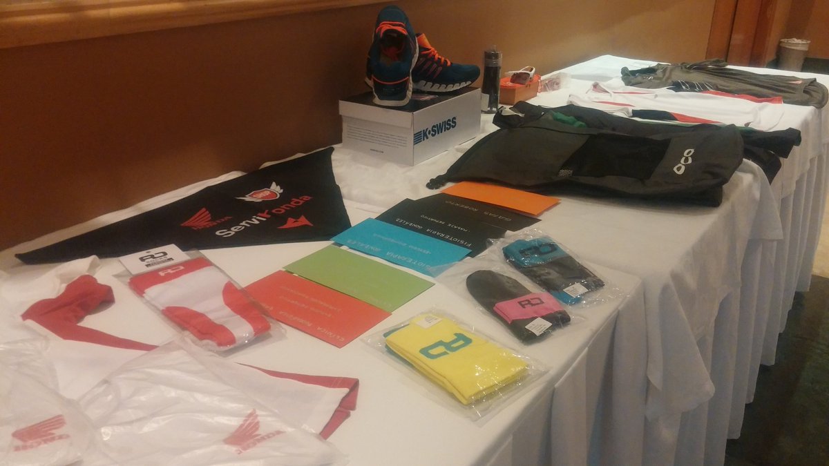 ctbahiademalaga's tweet photo. Pequeña nuestra de obsequios de nuestros colaboradores que junto a los regalos de #PlactivePROGen serán sorteados entre nuestros deportistas https://t.co/Jfo69QbK5M