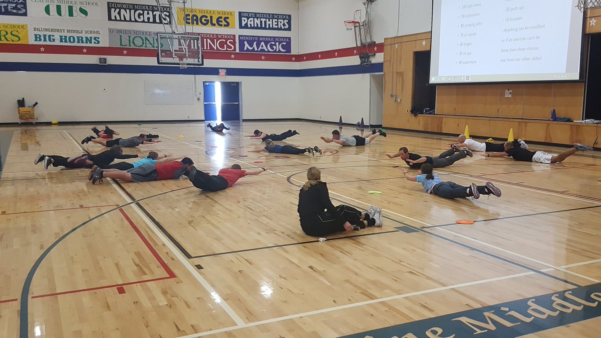 ShapeNv's tweet image. Lots of great body weight exercises with Lauren Neil! #ShapeNv