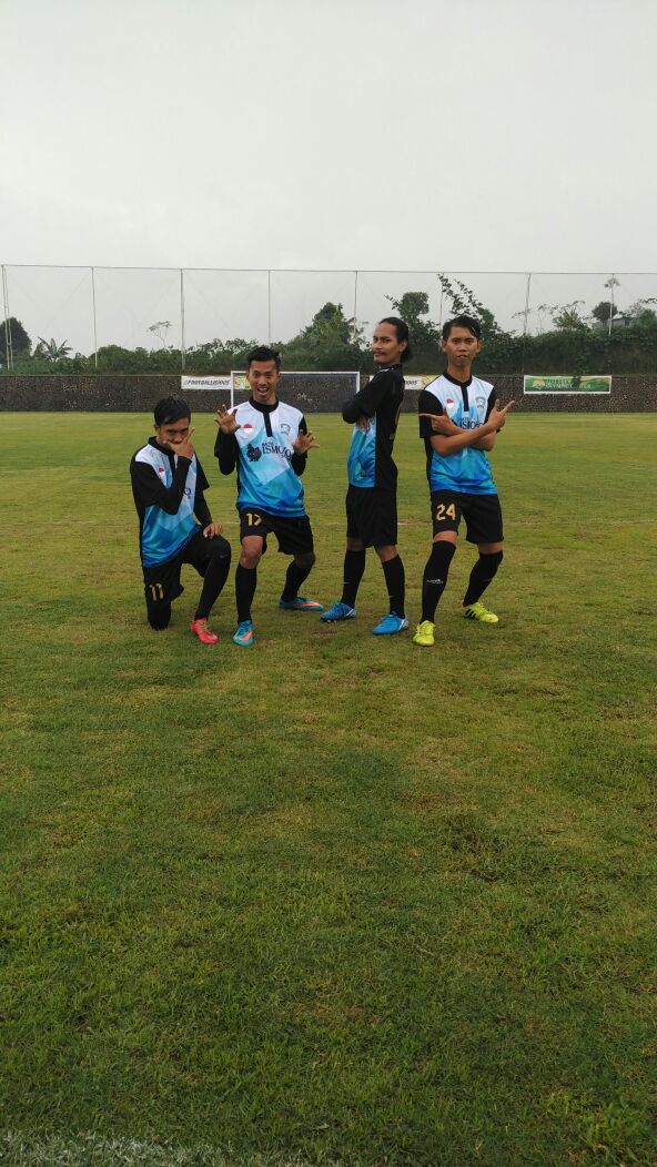 gayanya kgk nahan bang..