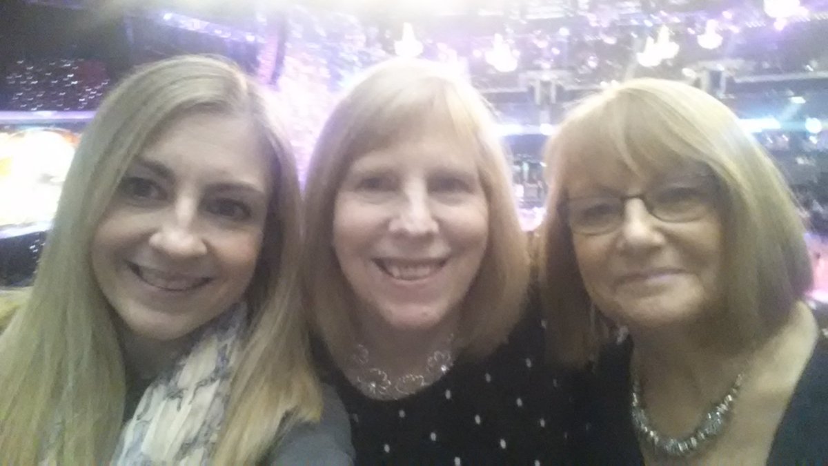 lins2104's tweet photo. #getmeinthevault 
Day out with the mums ☺ https://t.co/2ozRTNBy6H
