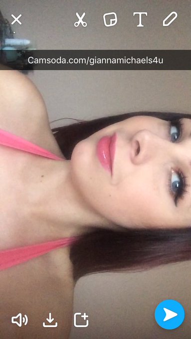 Logging in right now c u there💗 https://t.co/fO4fAK6cse @CamSodaLive https://t.co/nA0j8oTXLU