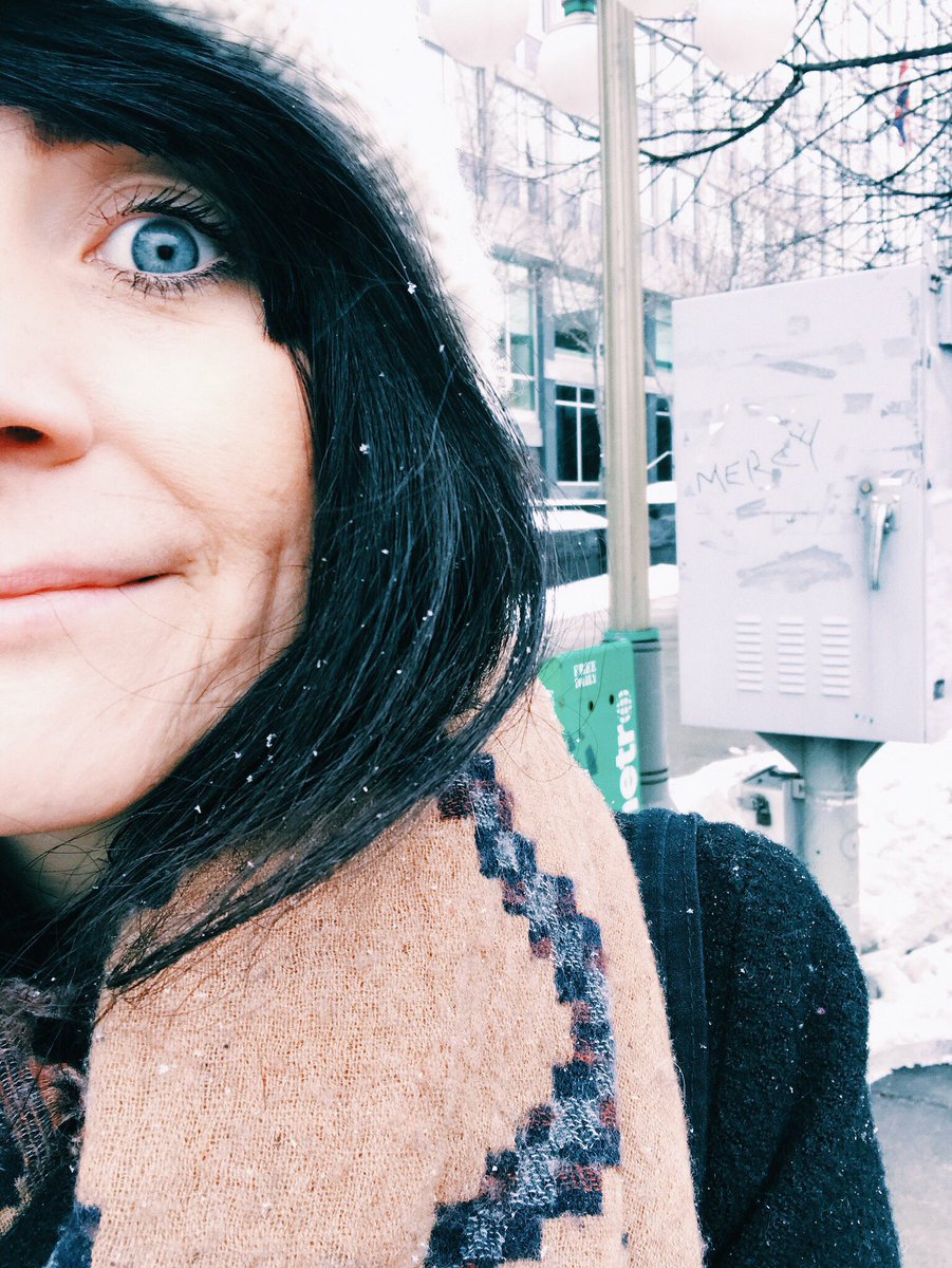VanessaHeins's tweet photo. Almost forgot about winter. Thanks for the reminder Montreal / Ottawa ❄️❄️❄️ #notdandruff https://t.co/XBlsmZiaq8