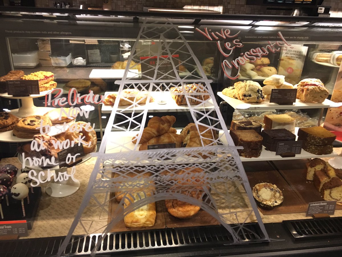 StarbucksUD's tweet photo. Vive les croissants! @StarbucksUD ready for Natl croissant day, Monday. preorder now! https://t.co/qbhLNXt6am