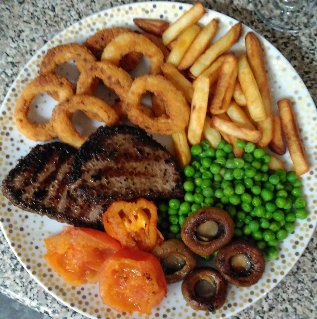 JP_Stephenson's tweet photo. Steak dinner? Go on then 😜 https://t.co/zQEFzBxKhh