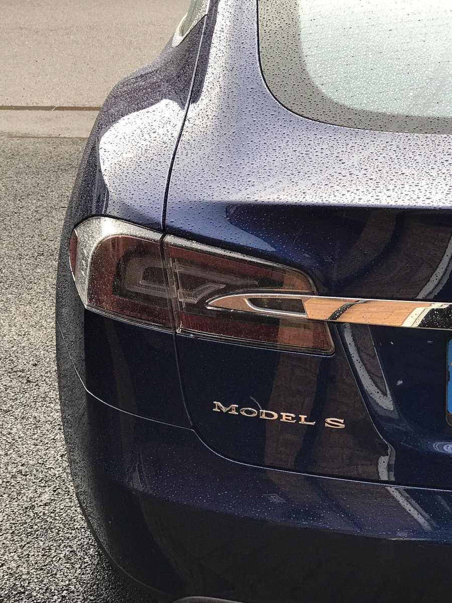 kWsophia's tweet photo. Model S after a wash and then a shower @evannex_com @TeslaMotorsUK @TeslaratiApp https://t.co/DDYWqCUMiE