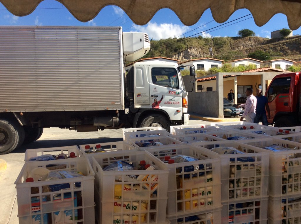 GJCabelloC3K's tweet photo. ...con la entrega oportuna de todos los productos requeridos para la atención de 6 Millones de familias a través de los #CLAP. #9AñosPDVAL https://t.co/okMEgfO21G
