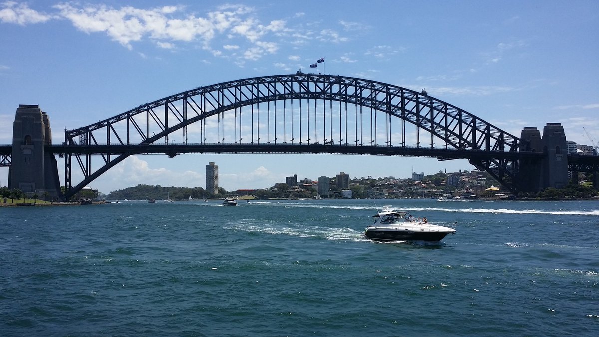 twinetime14's tweet photo. What. A. Day. Sydney Opera House & Harbour Bridge #touristfun #OZfun https://t.co/DTzkVQ4XFp