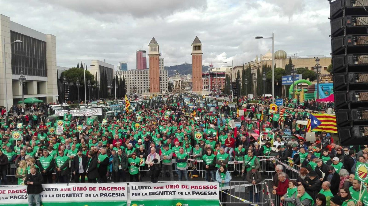 joancaball's tweet photo. @UnioPagesos  No pot ser que la ciutadania pagui cada cop més i la Pagesia cobri cada cop menys, cal fer Política https://t.co/DU859ta67f