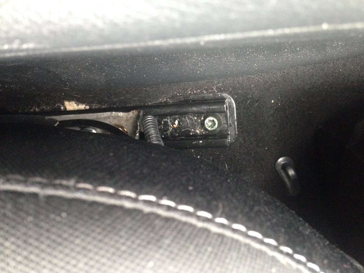 JPattersonTri's tweet photo. @Budget Are there any discounts available for being given a dirty car (after asking for additional cleaning to no avail)? Gross! https://t.co/lDXAE7Ipvs