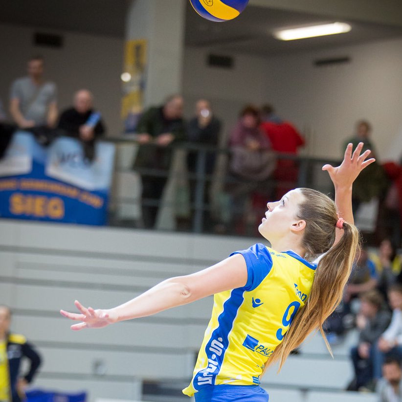 GopherVBall's tweet image. .@HannahTapp already seeing action with her professional team, @SchwerinerSC!