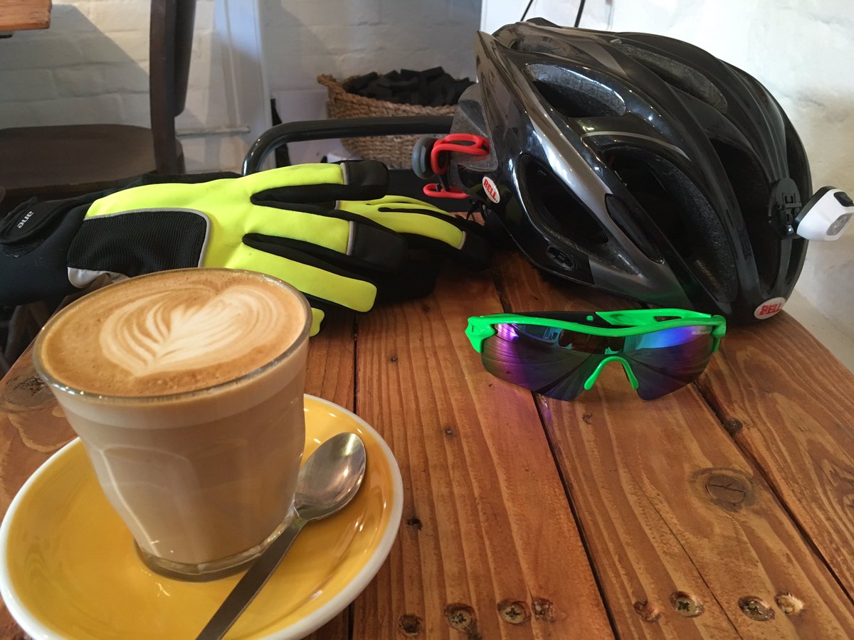 Coffee stop <a href="/MettricksBeau/">Mettricks Beaulieu</a> on the way home from Lepe. #mettricksbeaulieu #davedodgephotography #newforest