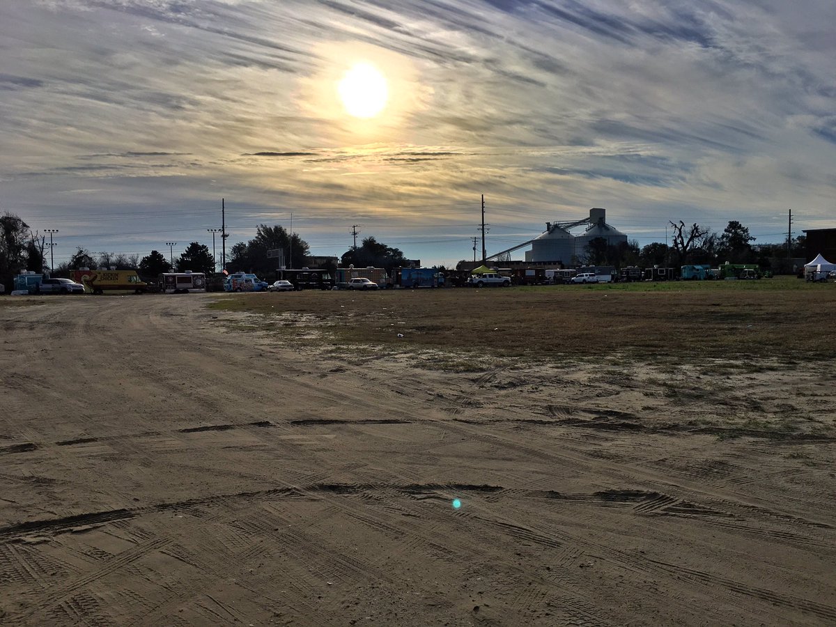 RotiRolls's tweet photo. It's happening! Today is the day, and look at all that space!! @Chsfoodtrkfest #CFTF2017 @ChasCityPaper @HolyCitySinner https://t.co/BydJUcRFCT