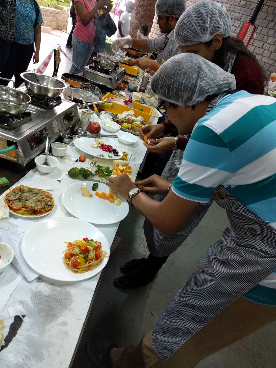FreshMenuIndia's tweet photo. The Flagship Culinary Competition - Chef's Hat at @UnmaadIIMB 
#TrySomethingNew today :) https://t.co/lhvaahN8sE