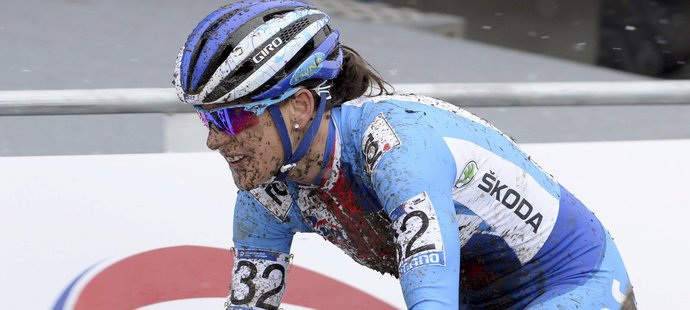 Bronzové drama! Nash na MS v cyklokrosu po těžkém boji vydřela medaili isport.cz/clanek/ostatni…