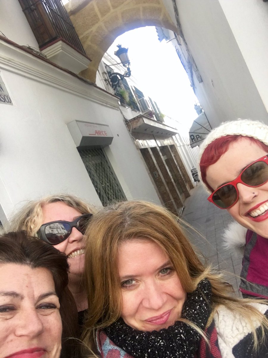 EB_EntrenArte's tweet photo. #aunahorade #sevilla #osuna @AytodeOsuna @tysaford @Cruzcampo @LaCasonadeCa1 #equipomagenta https://t.co/w33c3Hwtui
