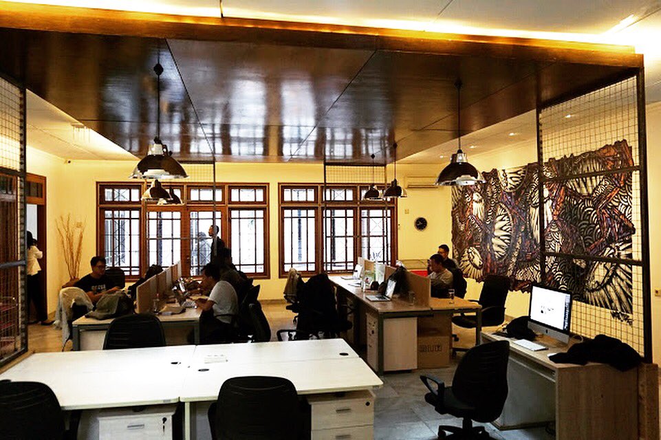 ArcadeIDN's tweet photo. Creative space or Spartan. #arcademovingup https://t.co/KOwq8341KD