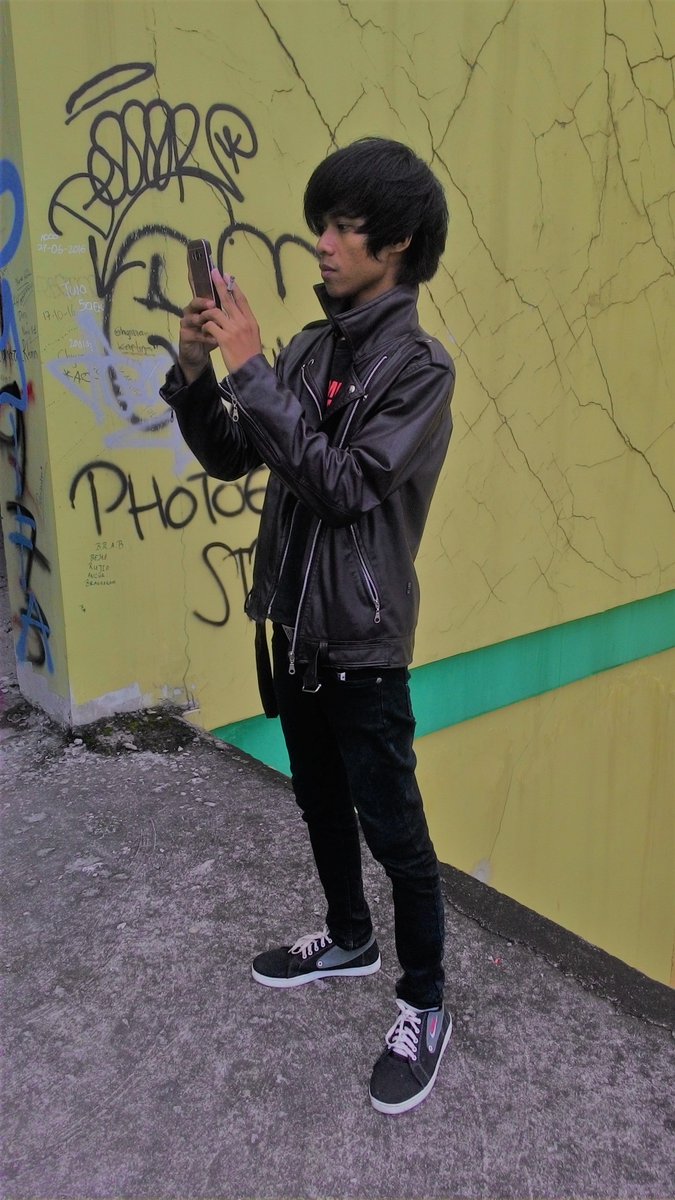 Ray_Lead's tweet image. test hp baru gan 😂😂