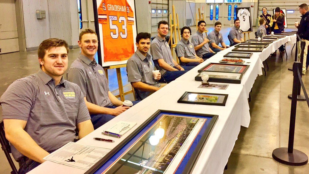 UNC_BearsBSB's tweet photo. Our guys are out volunteering at Greeley's Friends of Baseball Breakfast of Champions fundraiser #communitybears https://t.co/przcfnYA4L