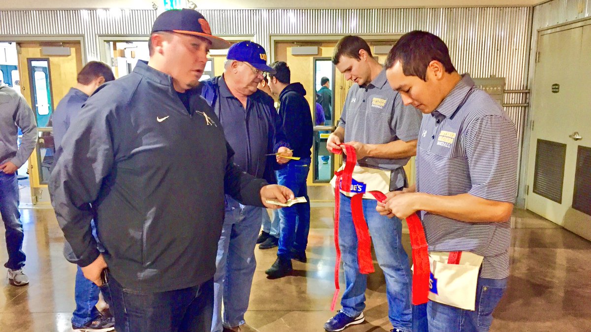 UNC_BearsBSB's tweet photo. Our guys are out volunteering at Greeley's Friends of Baseball Breakfast of Champions fundraiser #communitybears https://t.co/przcfnYA4L