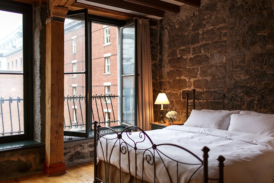 AubergeVP's tweet photo. Our rooms consist of the perfect contrast between old and new! #AubergeVP #Balance #Torus #LaGascogne #Brumont #Madiran #HappeningGourmand https://t.co/SGnjOs95LC