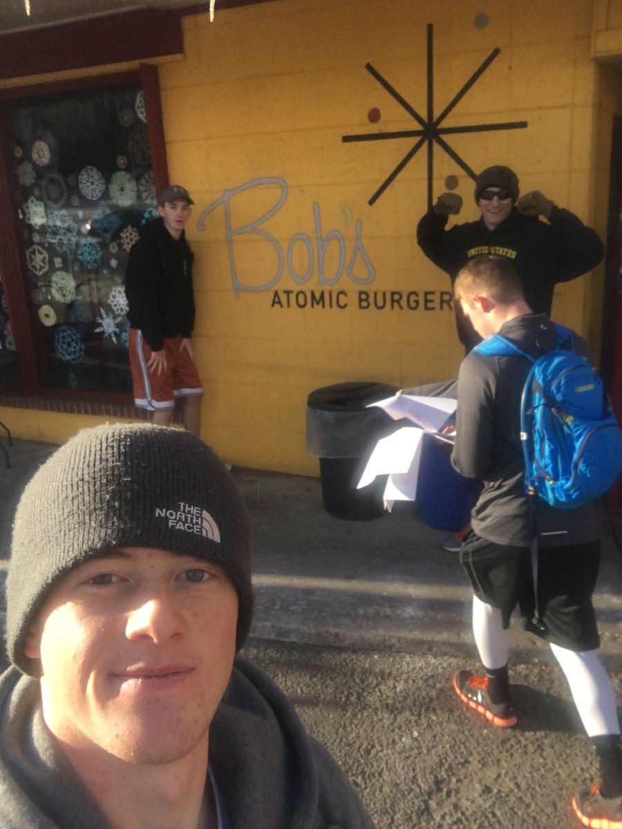 drewdahm's tweet photo. #team3#amazingracegolden https://t.co/Pph5u3ULRj