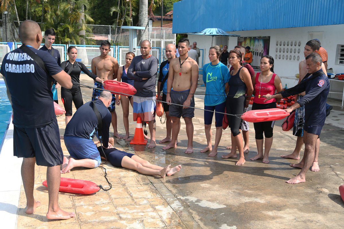 SistemaCarabobo's tweet photo. Resumen en (Fotos) curso de Salvamiento y Rescate acuático dictado a Funcionarios de la Institución https://t.co/UINmDh5MlQ