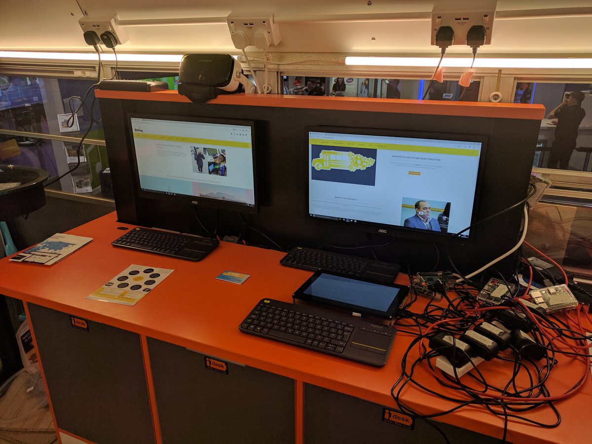 6) La classe vraiment mobile ! Le bus se déplace pour laisser les enfants créer (imprimante 3D, écran 3D, PC, etc...#Bett2017