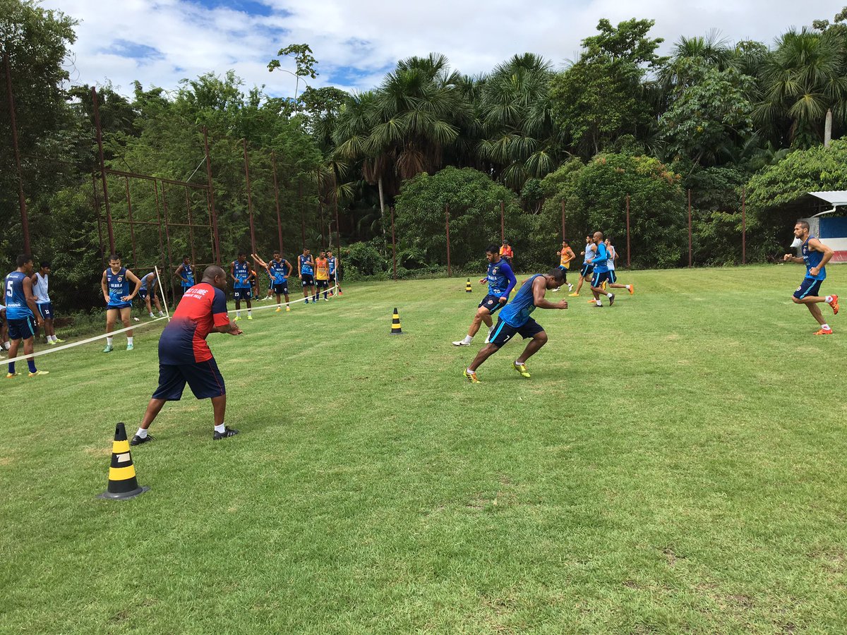 FastClubOficial's tweet photo. Treino físico pegado na manhã de hoje.
#PreparaçãoCB
#CopadoBrasil
#FastClube2017
#Barezão
#SerieD
#CopaVerde
#JuntosPeloFuteboldoNorte https://t.co/4PK9rpgKIC