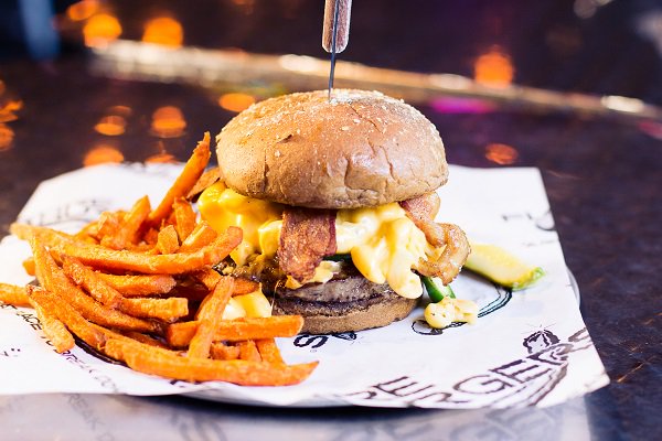 flatireburgers's tweet photo. Check Out our Mac &amp; Cheese Burger! You need one of these today! Join us for Open Mic Night Tonight! #flatireburgers #openmicnight https://t.co/mbNIe4OaIr