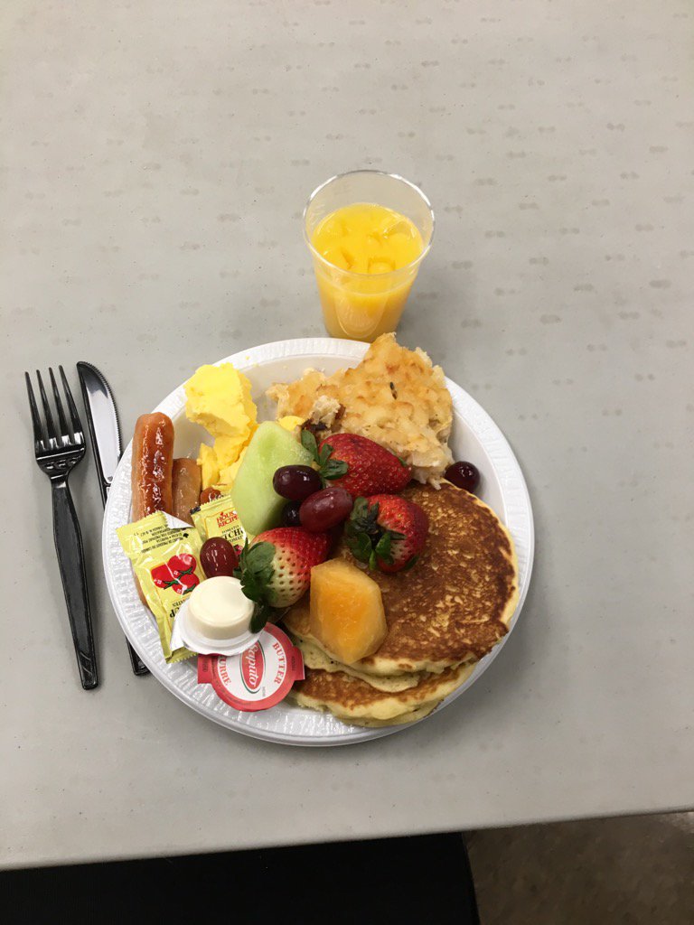 3in1feedersCA's tweet photo. Getting spoiled with another great breakfast at Camrose Bull Congress! #BullCongress #CRE https://t.co/NzCTj2I87O