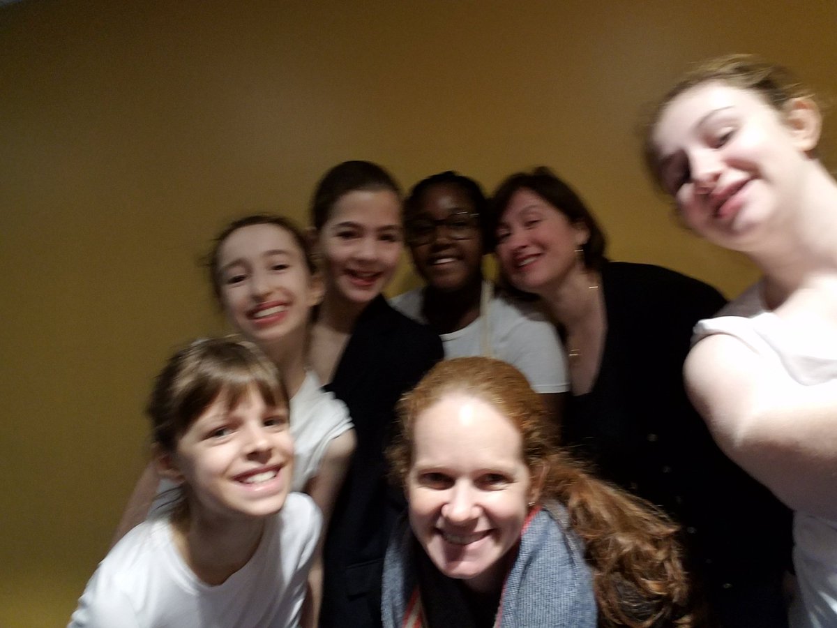 ClaireFrenchNY's tweet photo. Before going on stage at the lycée Français @hewittschool @HewittPerform https://t.co/u9RMVCL6dg