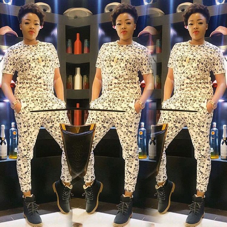 asoibile's tweet photo. Boss lady
#februarycollection of @onpointclothingng 👌
#asoibile #Africanprint #Africanstyle #queening #africanbeauty #africanfashion https://t.co/ap29lQQKhq