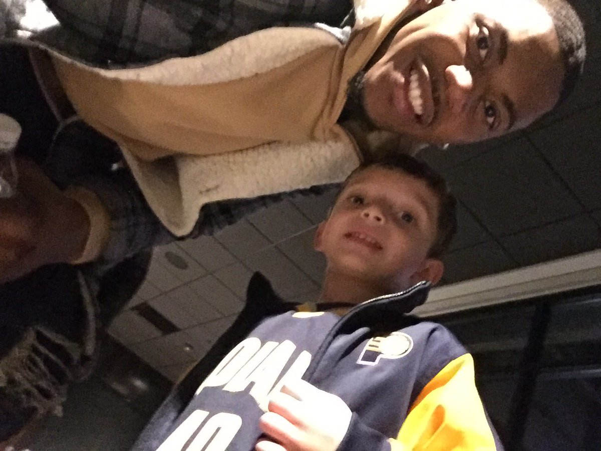 Cory_Brandt's tweet image. Selfie game strong. @GRIII #SlamDunkChamp