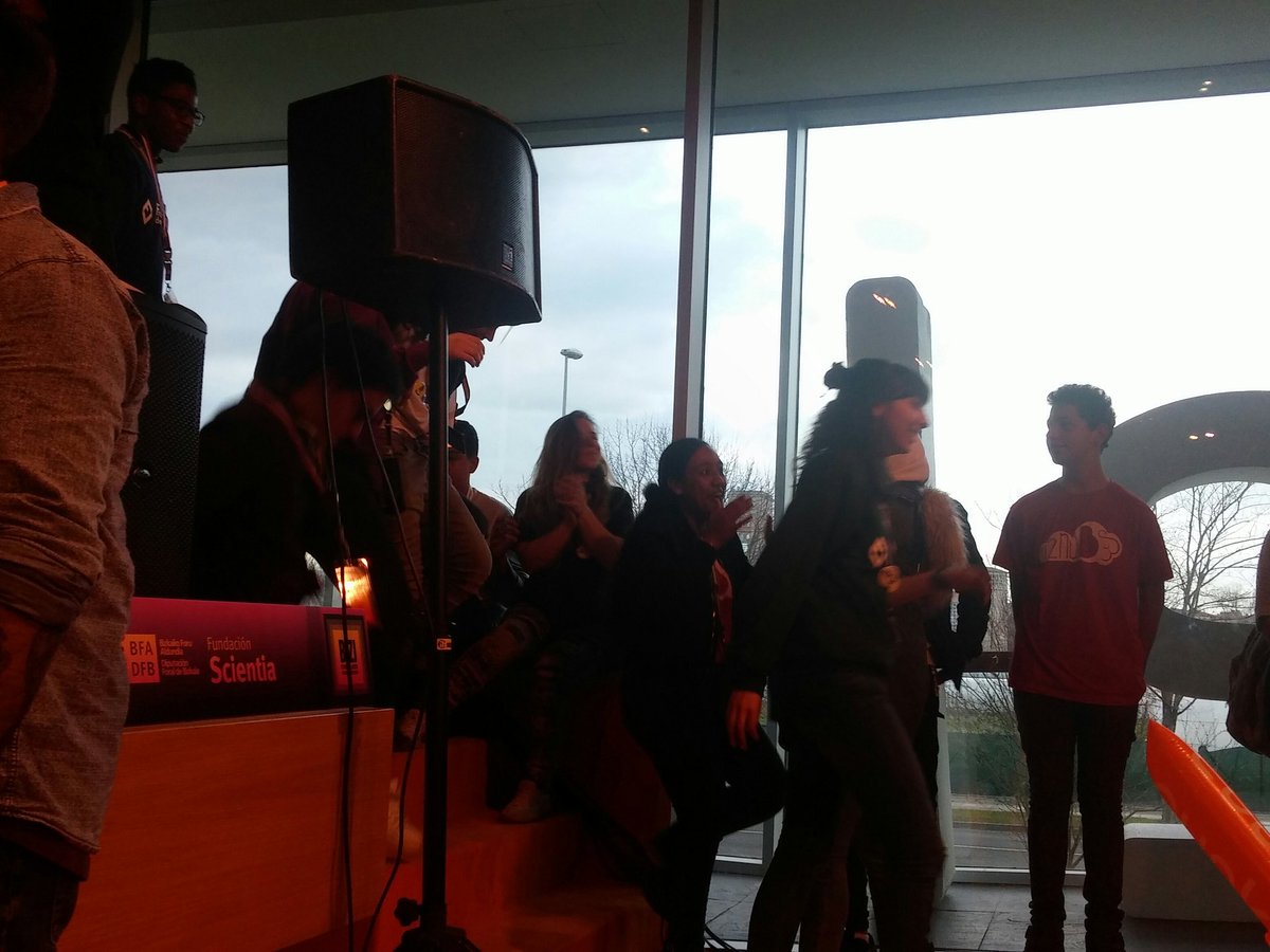 #FLLEuskadi Premio Fundación Princesa de Girona al #emprendimiento para <a href="/12nubes/">12Nubes</a>  ZORIONAK!! <a href="/FPdGi/">Fundación Princesa de Girona</a> #FundaciónScientia Silvia González